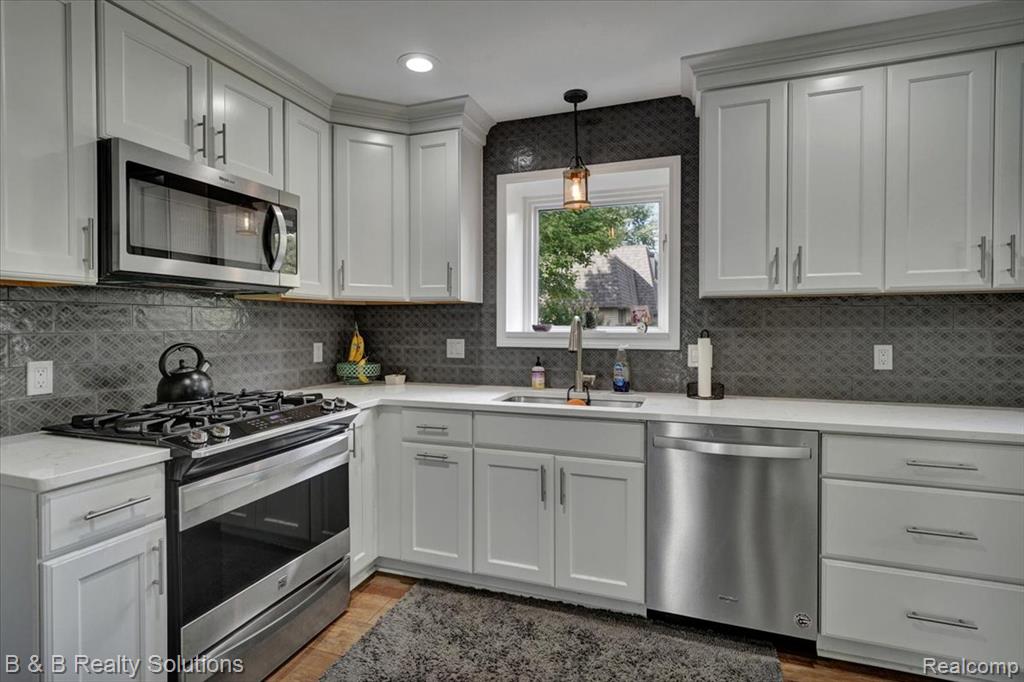 6750 Wing Lake Road, Bloomfield Hills, MI 48301 — Photo 14