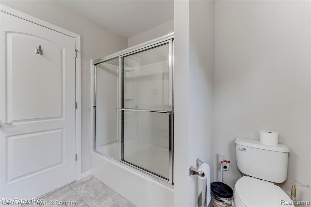 50784 SEVILLA Circle, Novi, MI — Photo 51