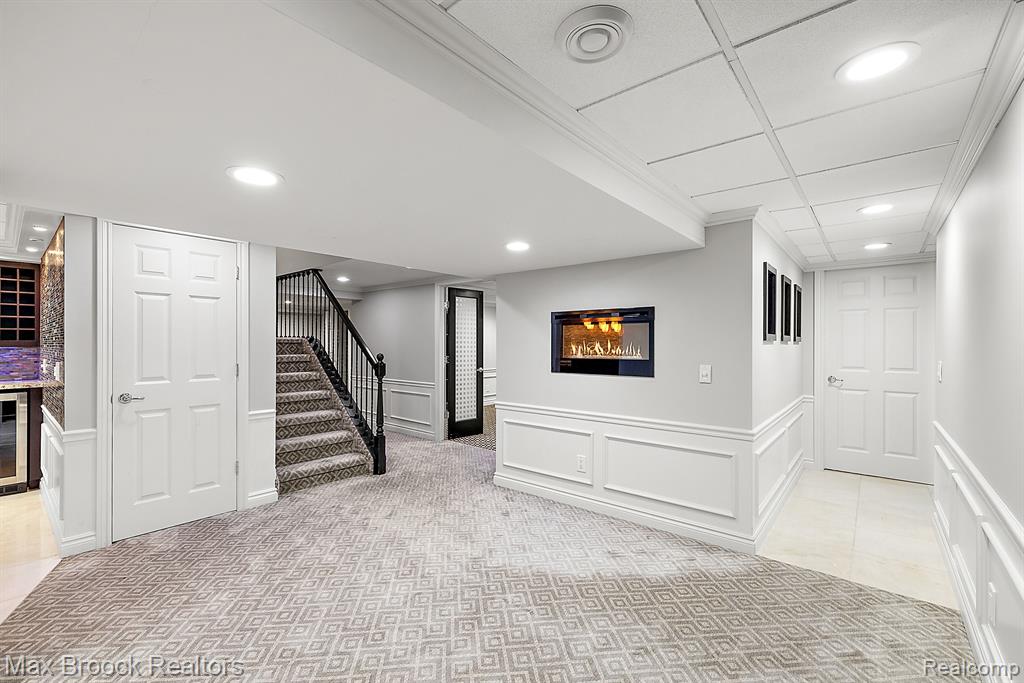 4696 PIER Court, Troy, MI 48098 — Photo 38
