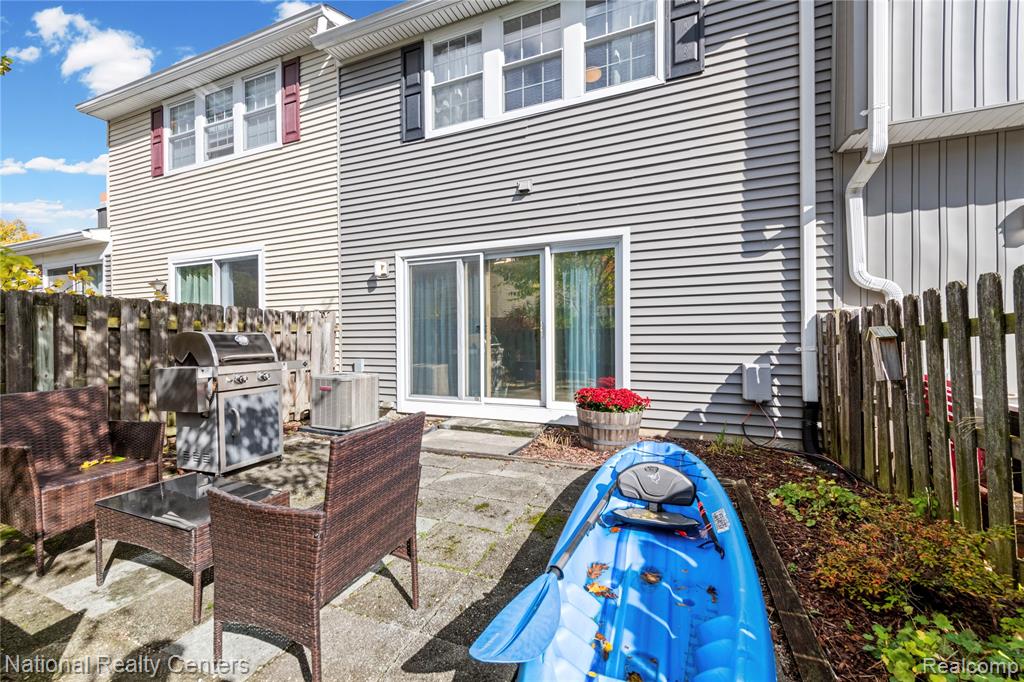 41333 Lagoon Court, Wayne, MI 48167 — Photo 25