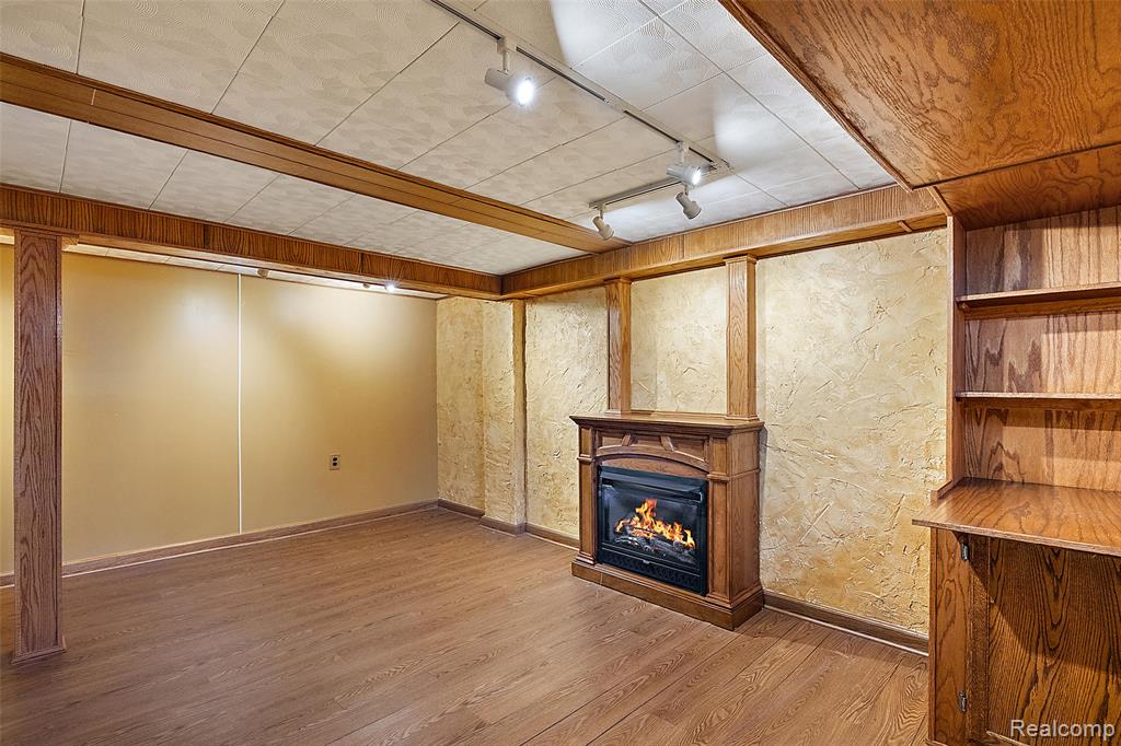 637 S Edgeworth Avenue, Royal Oak, MI 48067 — Photo 37