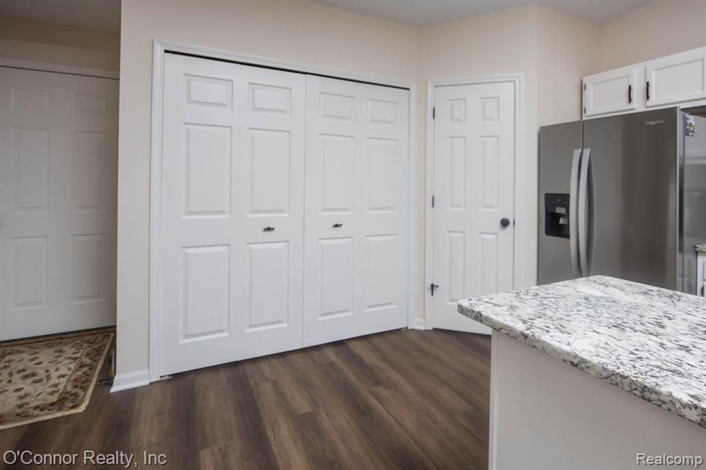 828 Crystal Lane, Marysville, MI 48040 — Photo 13