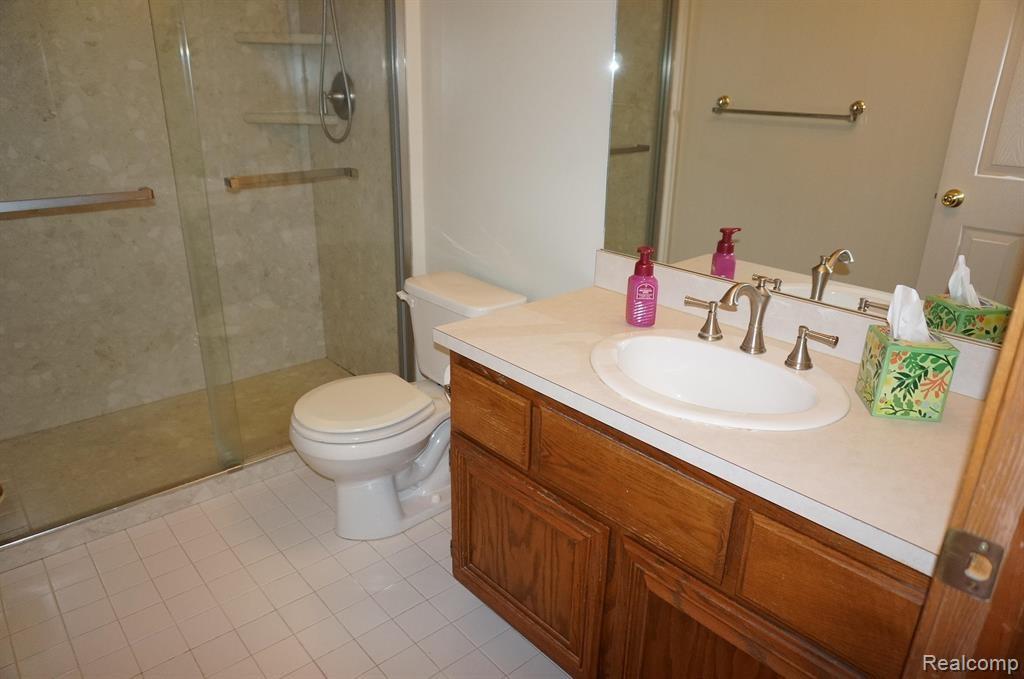 49954 Willowood Drive, Macomb, MI 48044 — Photo 16