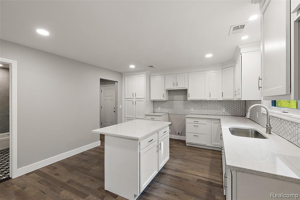 5771 Gratiot Avenue, St. Clair, MI 48079 — Photo 39