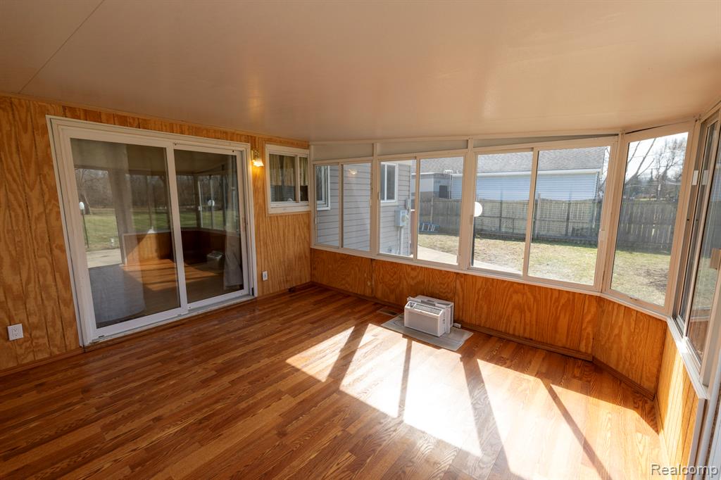 35268 Tilford Street, Rockwood, MI — Photo 11