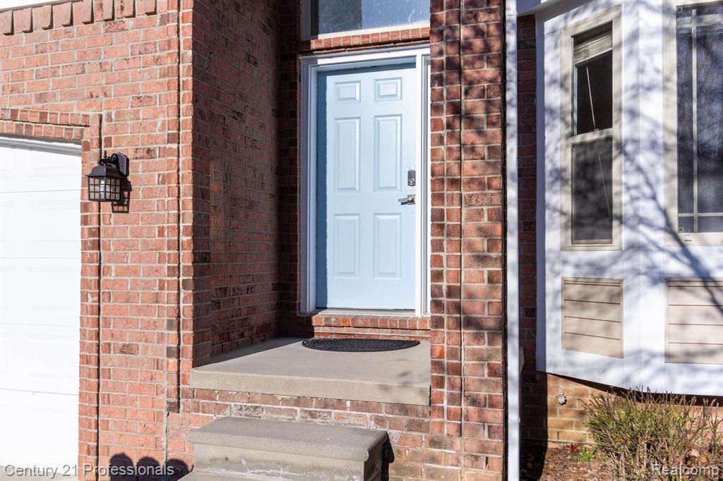6173 ELARZ Drive, Troy, MI 48085 — Photo 4
