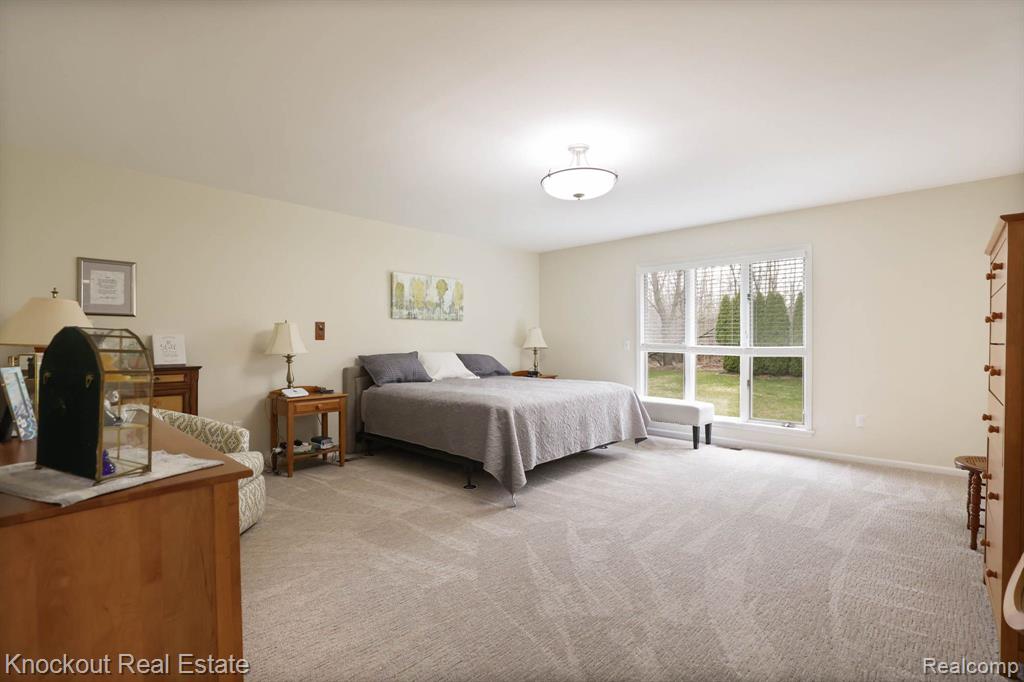 9350 OAKMONT Drive, Grand Blanc, MI 48439 — Photo 31