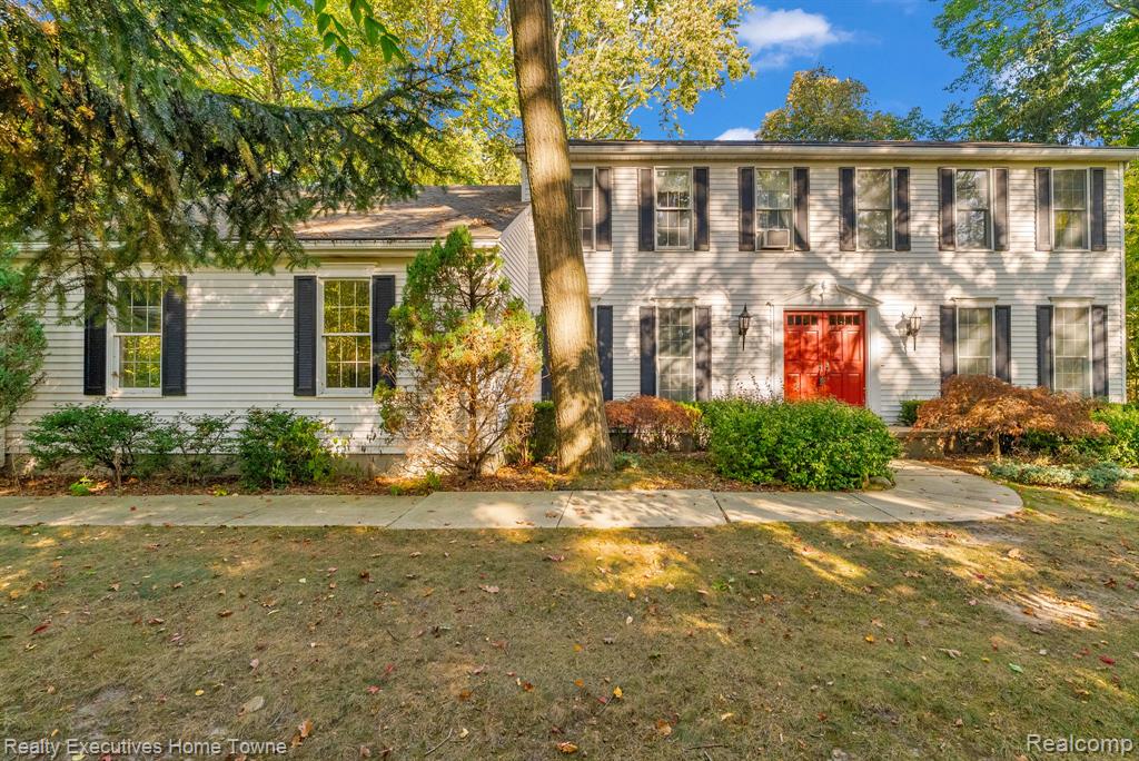 4680 Lakeshore Terrace, Fort Gratiot, MI 48059 — front exterior