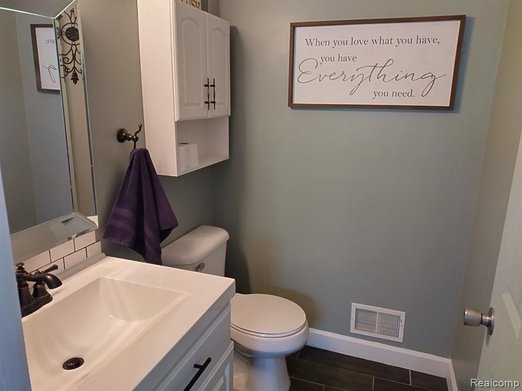 7484 WALNUT Drive, Goodrich Vlg, MI — Photo 22