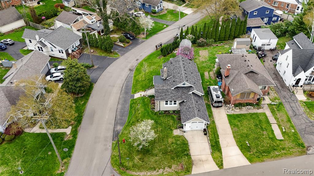 1430 Benvenue Street, Sylvan Lake, MI 48320 — Photo 48