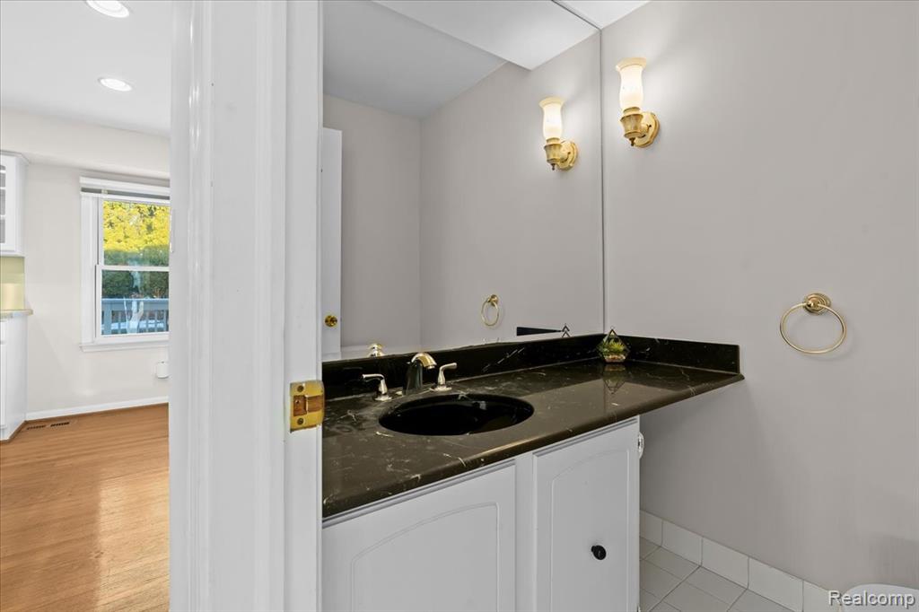 5394 Tequesta Drive, West Bloomfield, MI 48323 — Photo 20