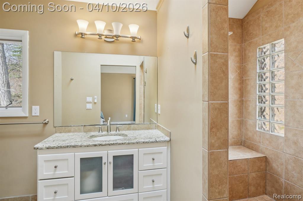 8933 Minne Wanna Road, Clarkston, MI 48348 — Photo 18
