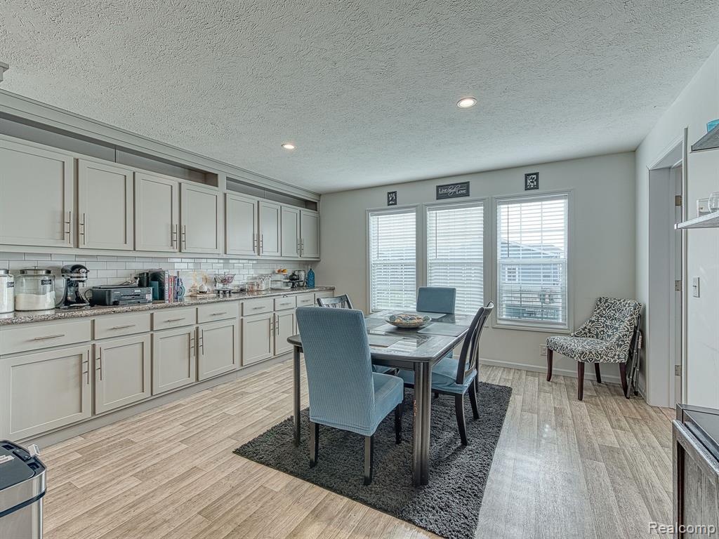10747 S BROOKSTON Drive, Willis, MI 48191 — Photo 5