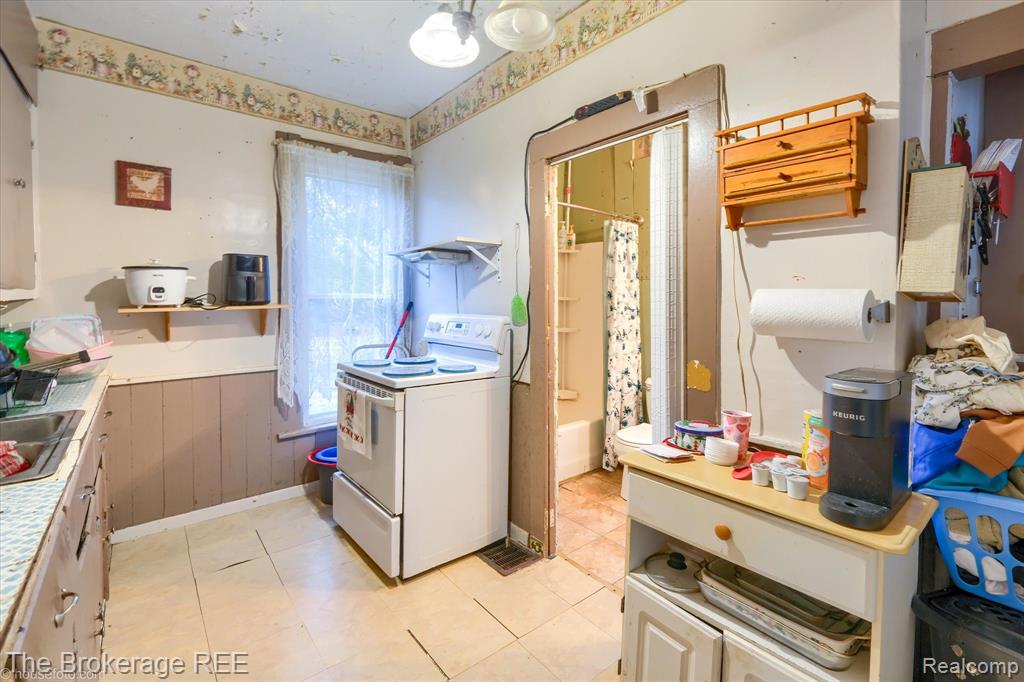 4422 N Lapeer Road, Columbiaville, MI 48421 — Photo 8