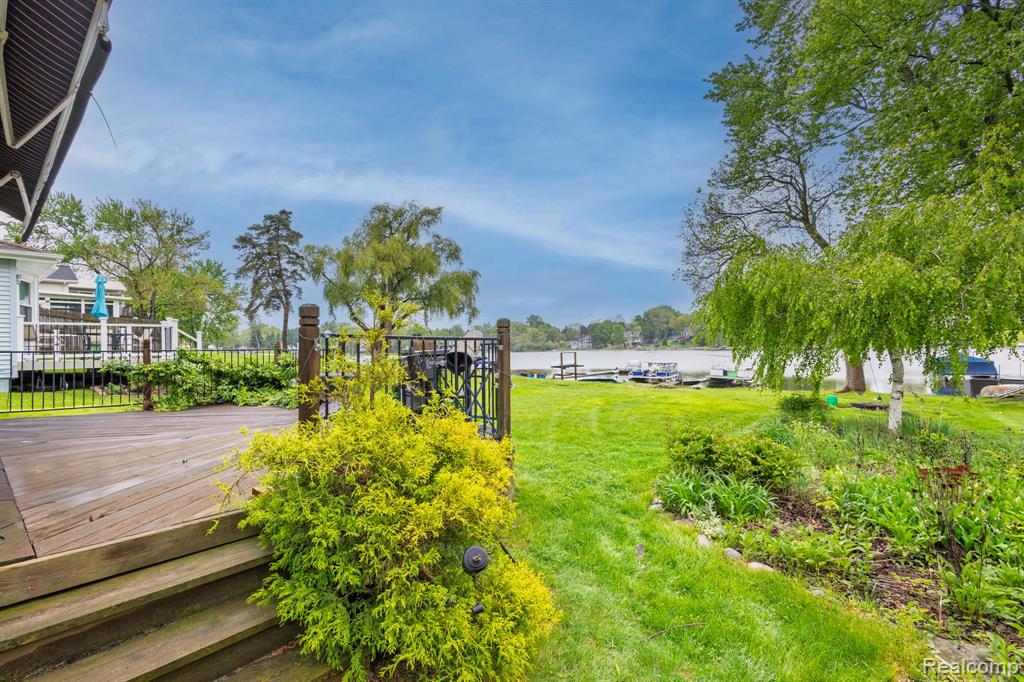656 Lawson Drive, Lake Orion, MI 48362 — Photo 30