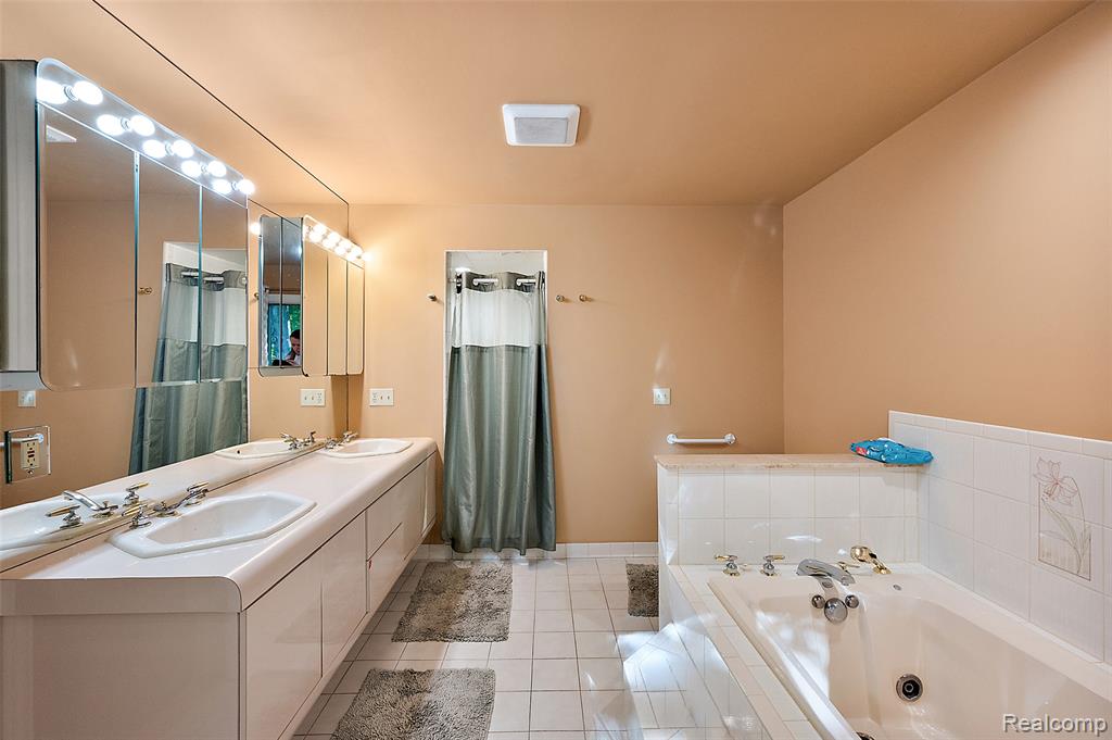 17840 Christine Boulevard N, Clinton Twp, MI 48038 — Photo 58