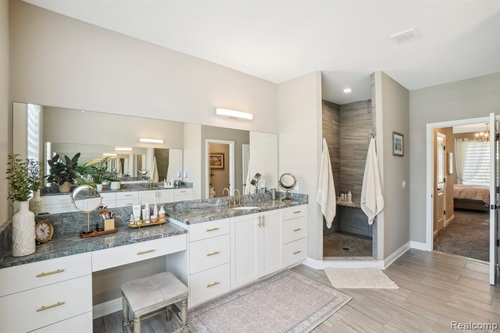 54718 LAWSON CREEK Drive, Utica, MI 48316 — Photo 20