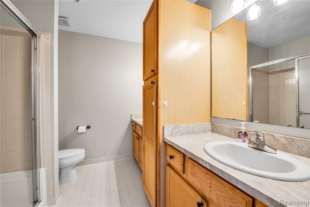 10104 Jasmine Drive, Walled Lake, MI 48390 — Photo 17