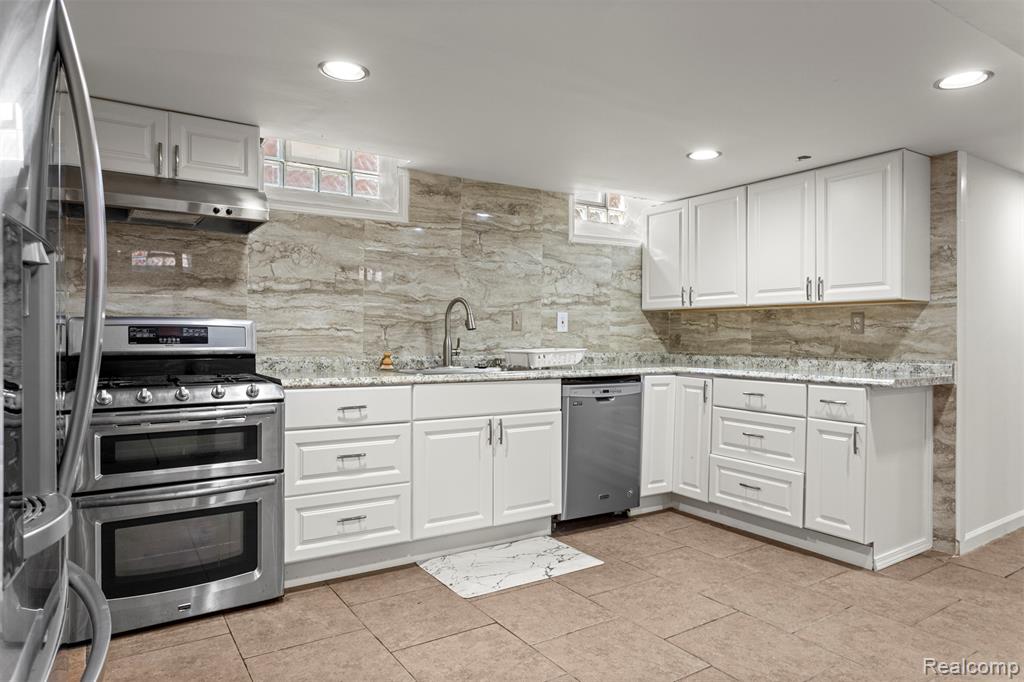 6547 Colonial Street, Dearborn Heights, MI 48127 — Photo 20