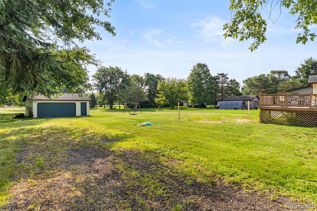 4303 Pratt Avenue, Grand Blanc, MI 48439 — Photo 33