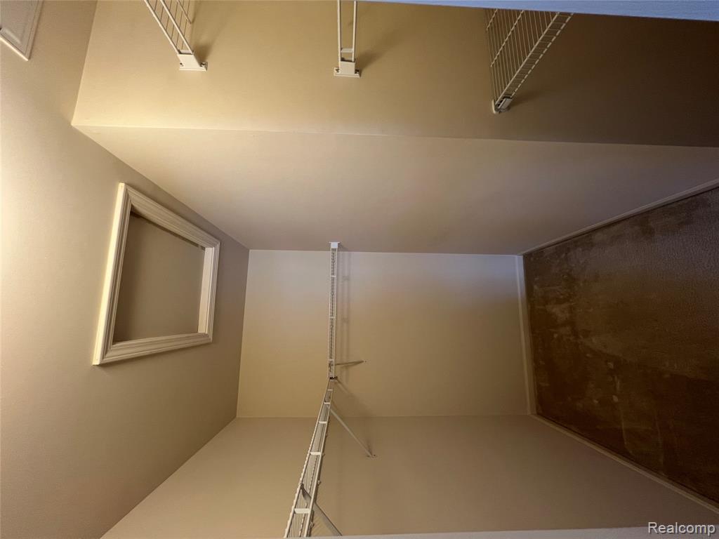 316 N WIXOM Road, Wixom, MI — Photo 11