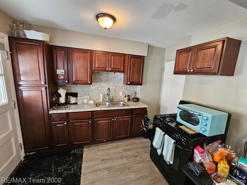 4600 FIRESTONE Street, 12, Dearborn, MI 48126 — Photo 7