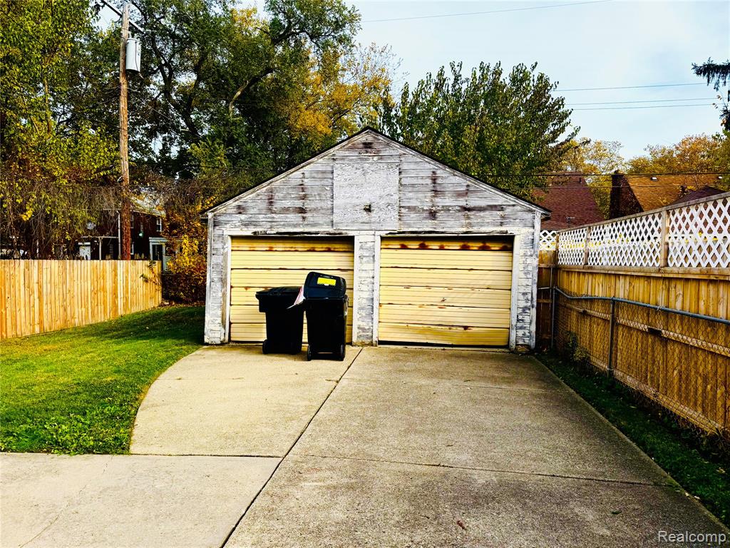 15868 Whitcomb Street, Detroit, MI 48227 — Photo 17