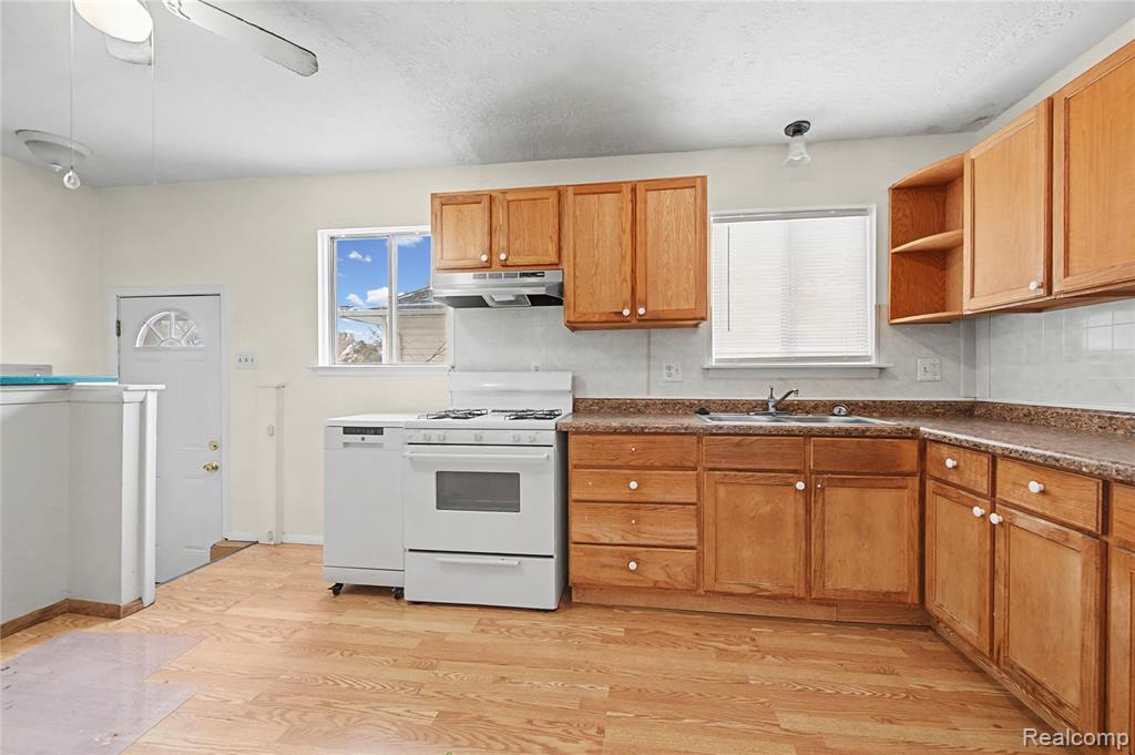 6753 Madison Street, Taylor, MI 48180 — Photo 24