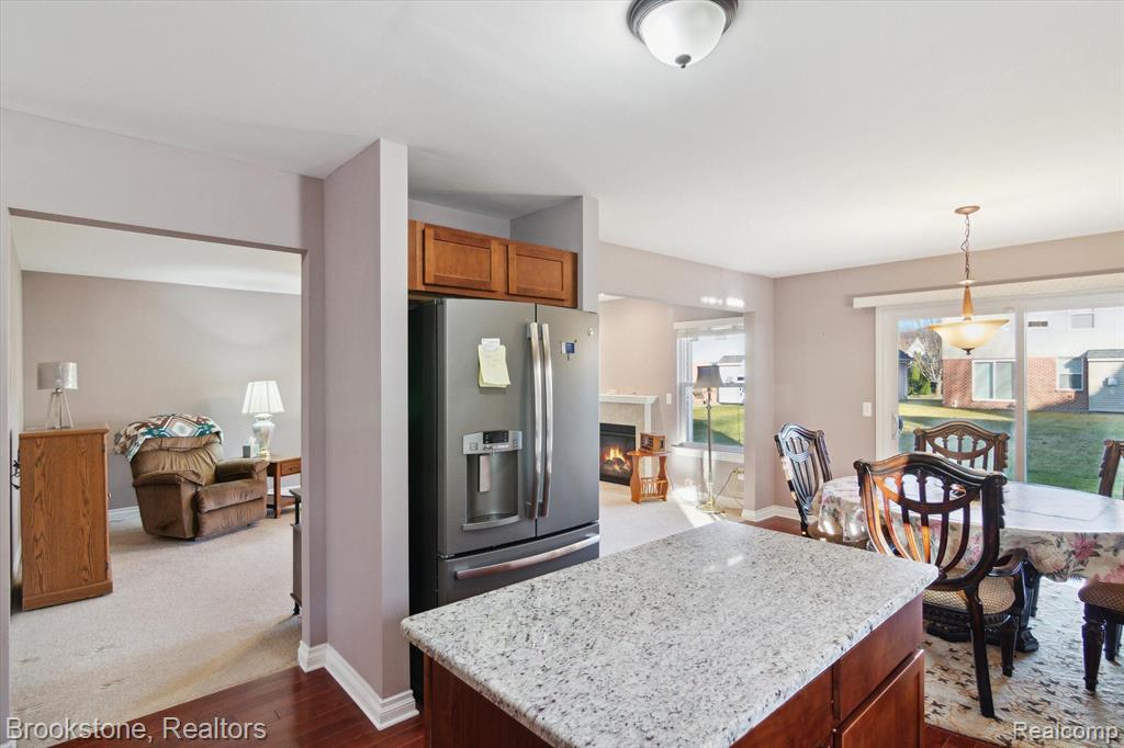 712 SUPERIOR Parkway, Westland, MI — Photo 16