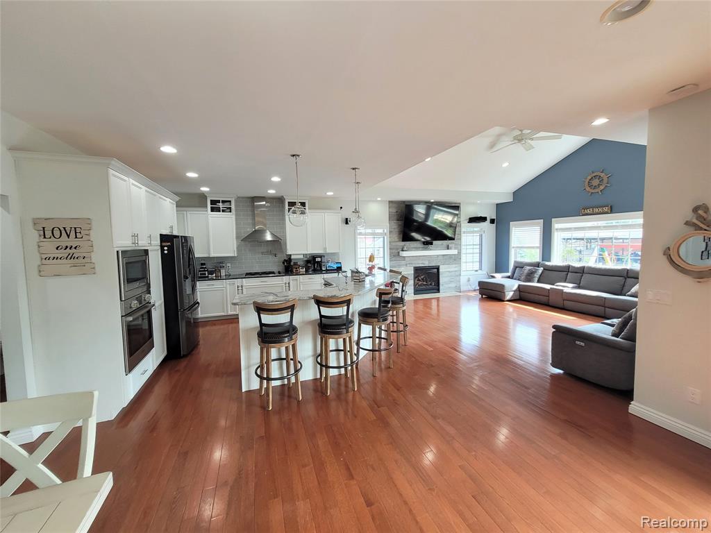 22434 Lange Street, Saint Clair Shores, MI 48080 — Photo 8