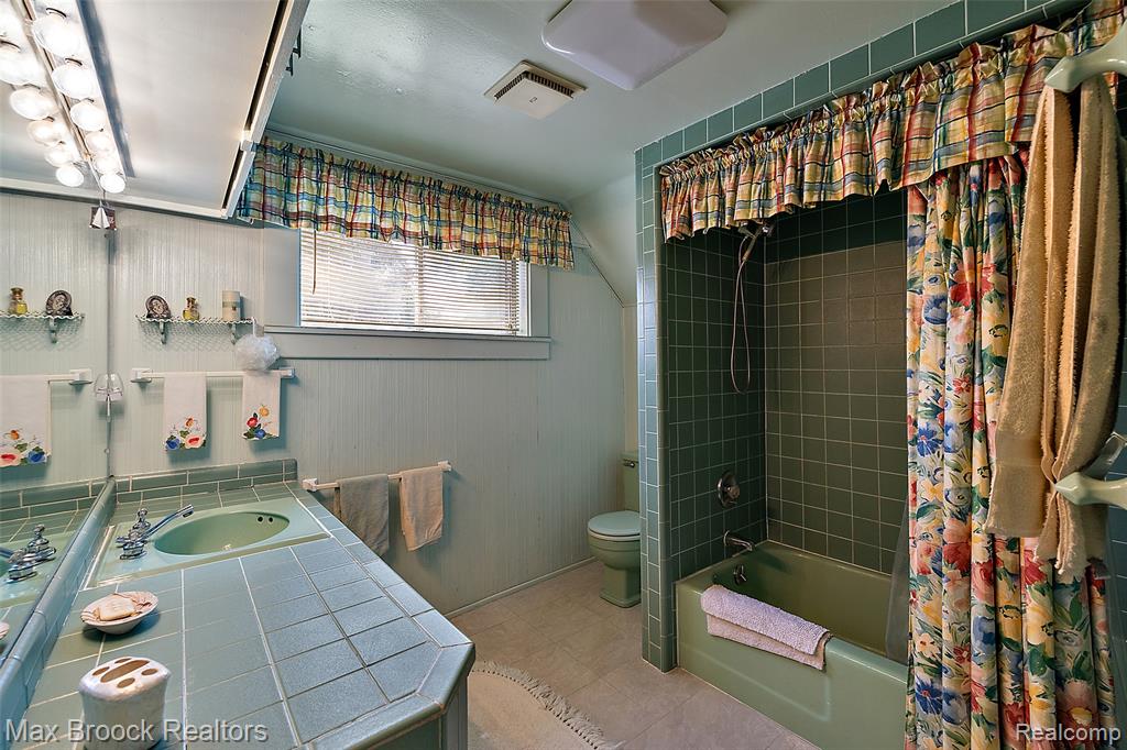 4848 Willow Lane, Orchard Lake Village, MI 48324 — Photo 15