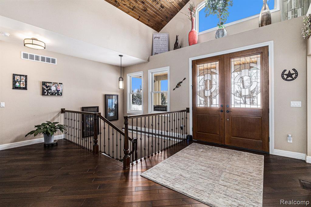 7196 MANOR Lane, Fowlerville, MI 48836 — Photo 14