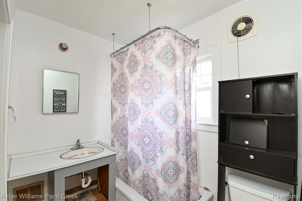 767 W DRAYTON Street, Ferndale, MI 48220 — Photo 21