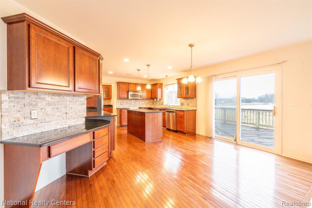 7653 Wood Brook Road, Ann Arbor, MI 48103 — Photo 23