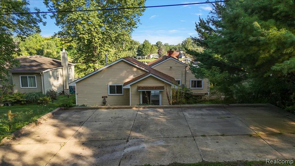 9080 River Valley Road, Brighton, MI 48116 — Photo 56