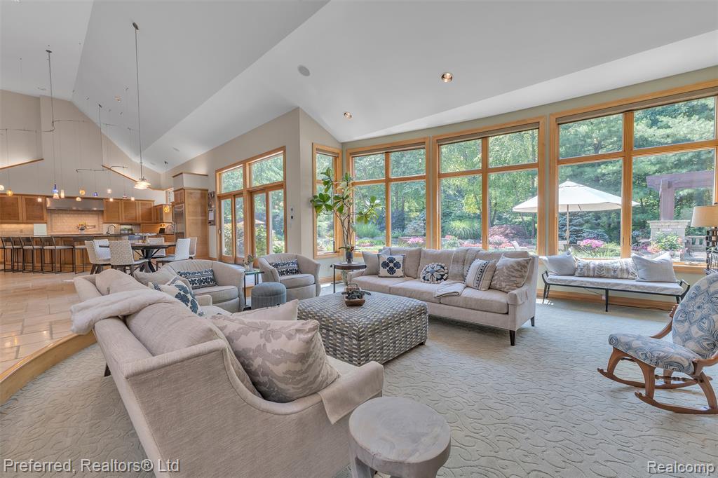 12196 Woodline Drive, Fenton, MI 48430 — Photo 18