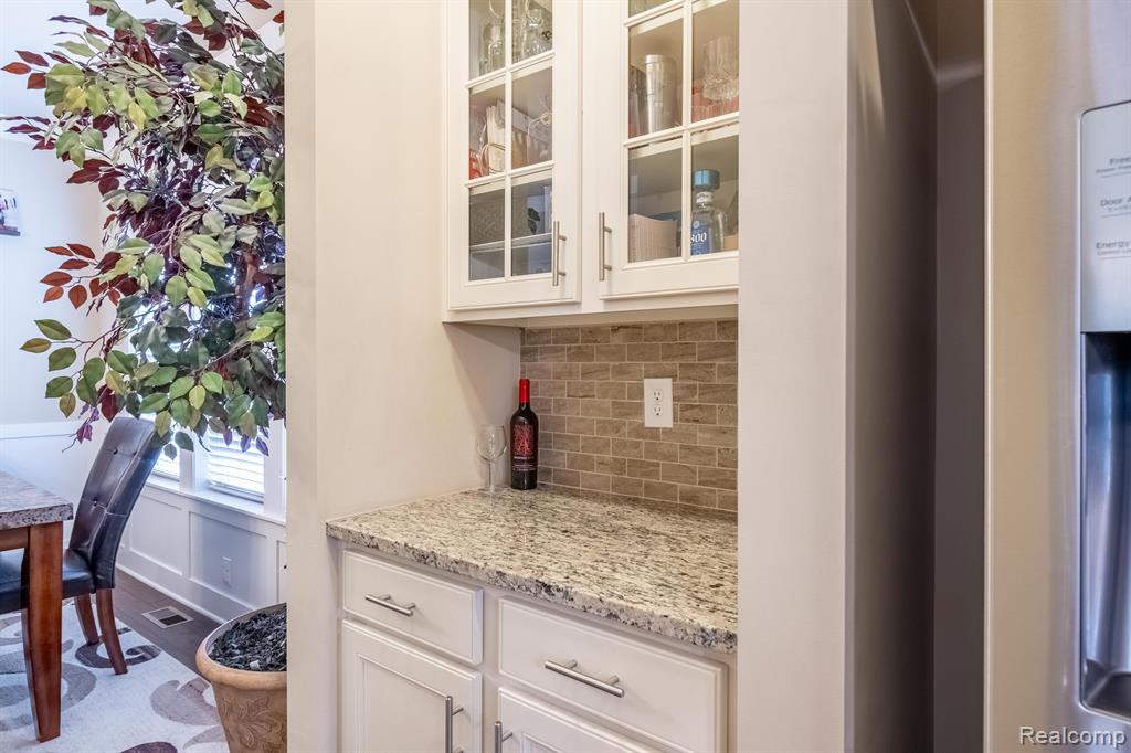 9595 NEUMANN Circle, Ypsilanti, MI 48197 — Photo 12