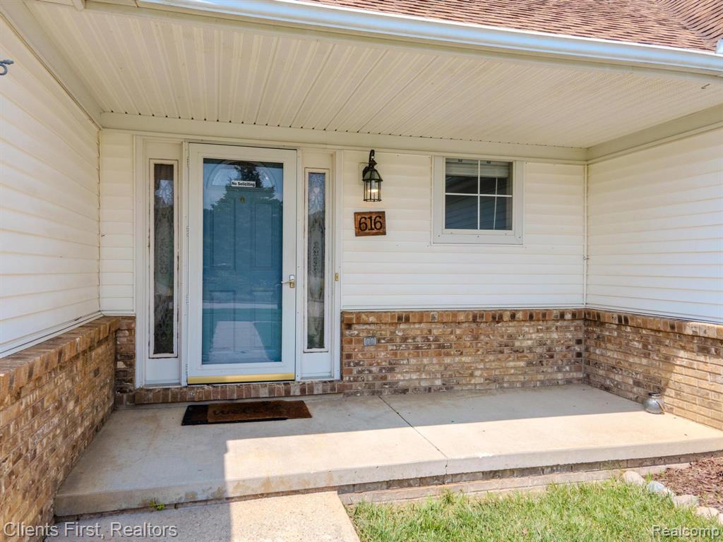 616 Light Tower Drive, Belleville, MI 48111 — Photo 5