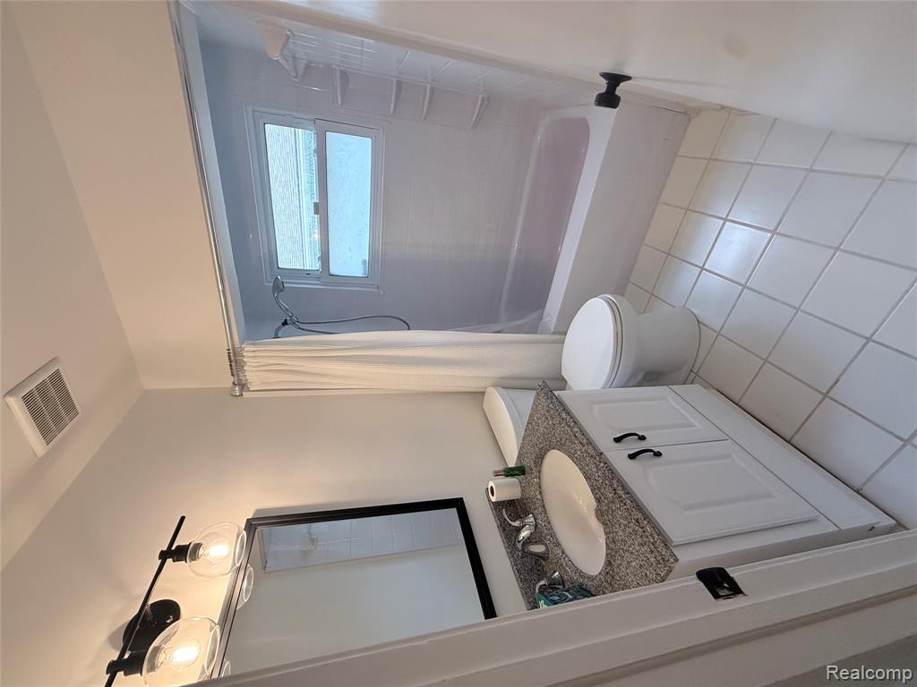 15708 Birwood Avenue, Beverly Hills, MI 48025 — Photo 11