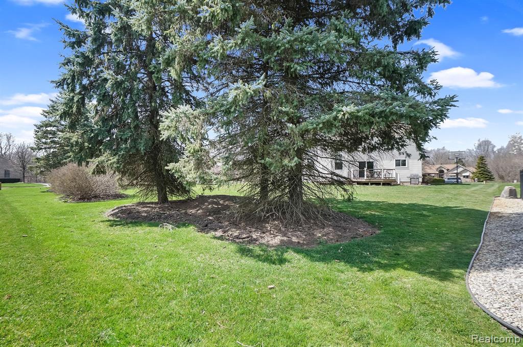 21191 GREENBRIAR Lane, South Lyon, MI 48178 — Photo 45
