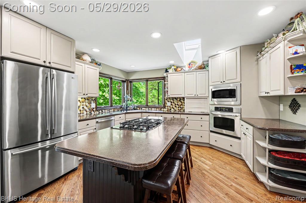 7314 Harrington Drive, Brighton, MI 48116 — Photo 6