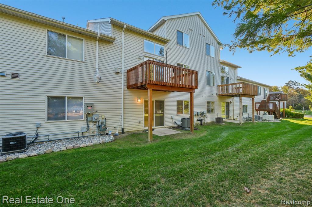 480 Hosta, Howell, MI 48843 — Photo 31