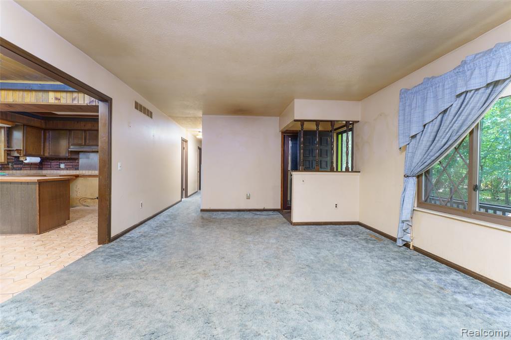 8800 Evergreen Road, Brighton, MI 48116 — Photo 5