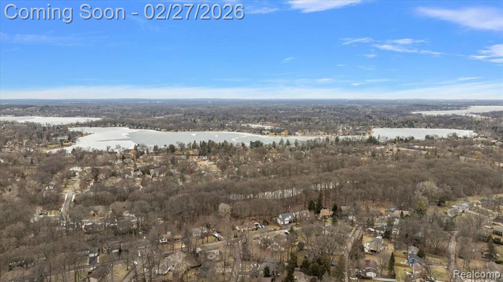 6885 Aeroview Street, West Bloomfield, MI 48324 — Photo 2