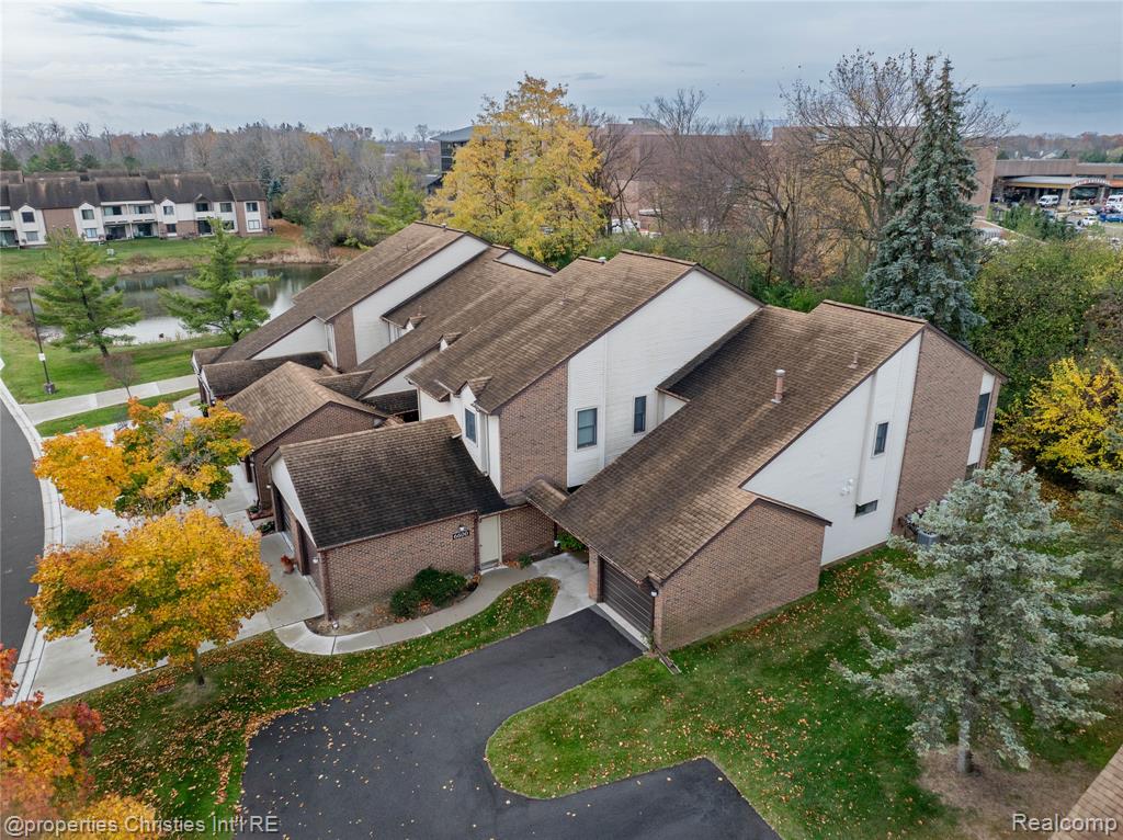 6600 Ridgefield Circle, West Bloomfield, MI — Photo 19