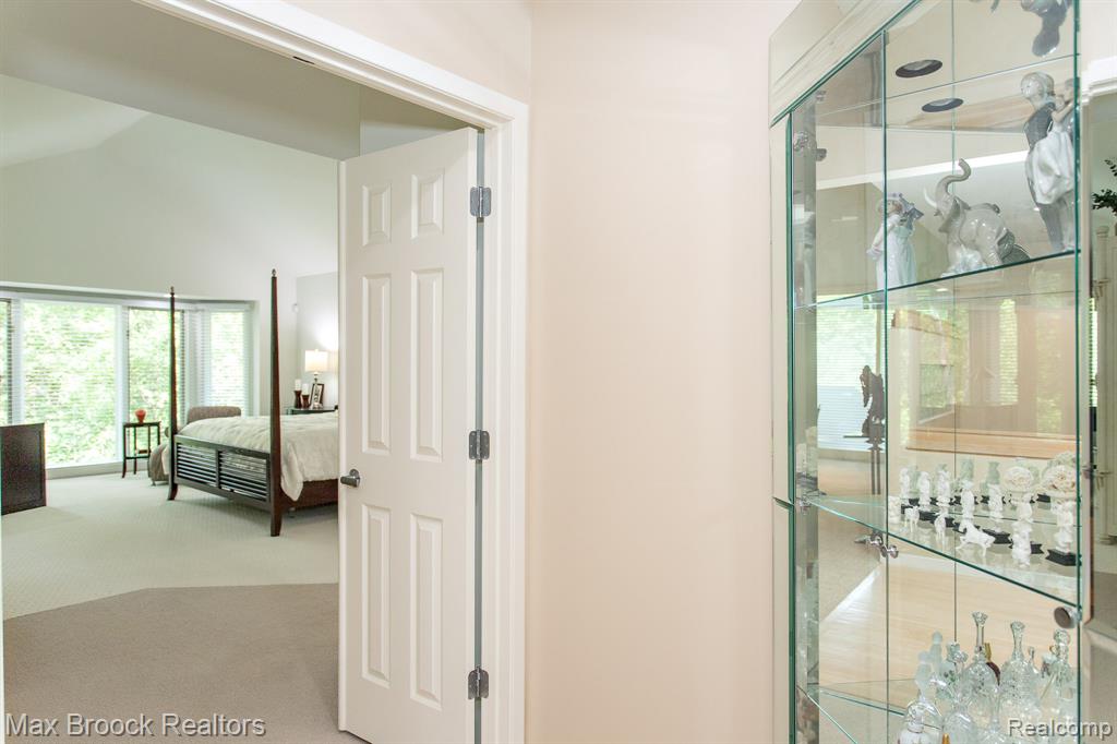6524 Pleasant Lake Court, West Bloomfield, MI — Photo 27