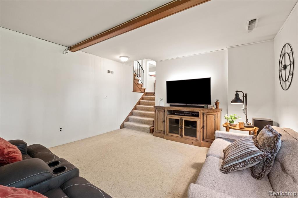 2366 Cumberland Drive, Troy, MI 48085 — Photo 24