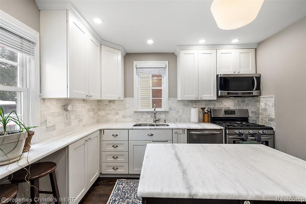 446 McKinley Avenue, Grosse Pointe Farms, MI 48236 — Photo 15