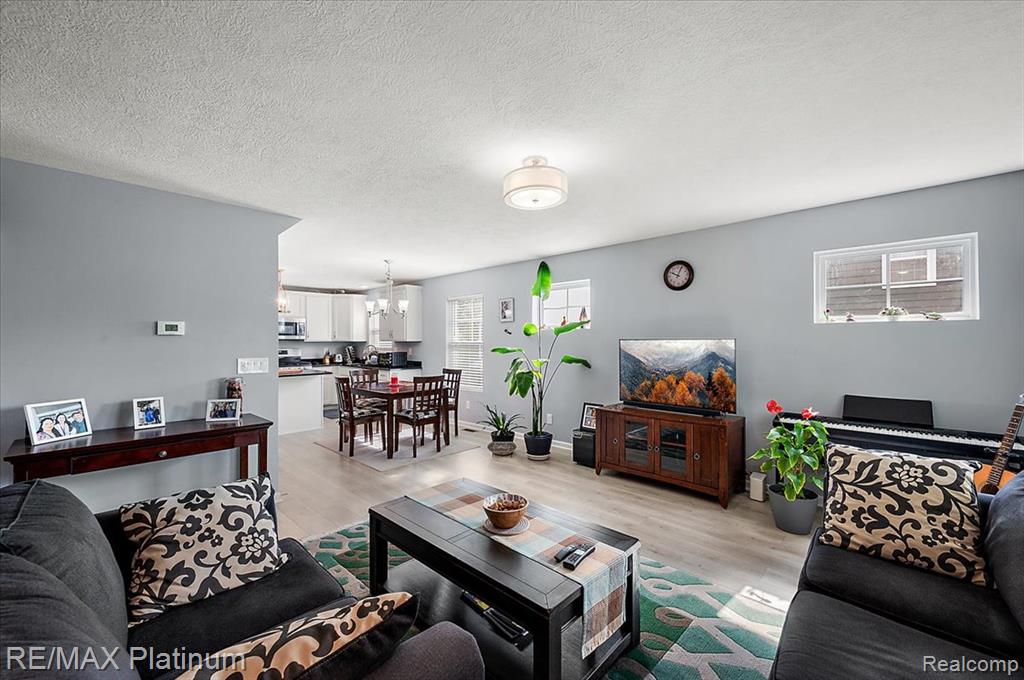 606 Kimball Street, Howell, MI 48855 — Photo 5