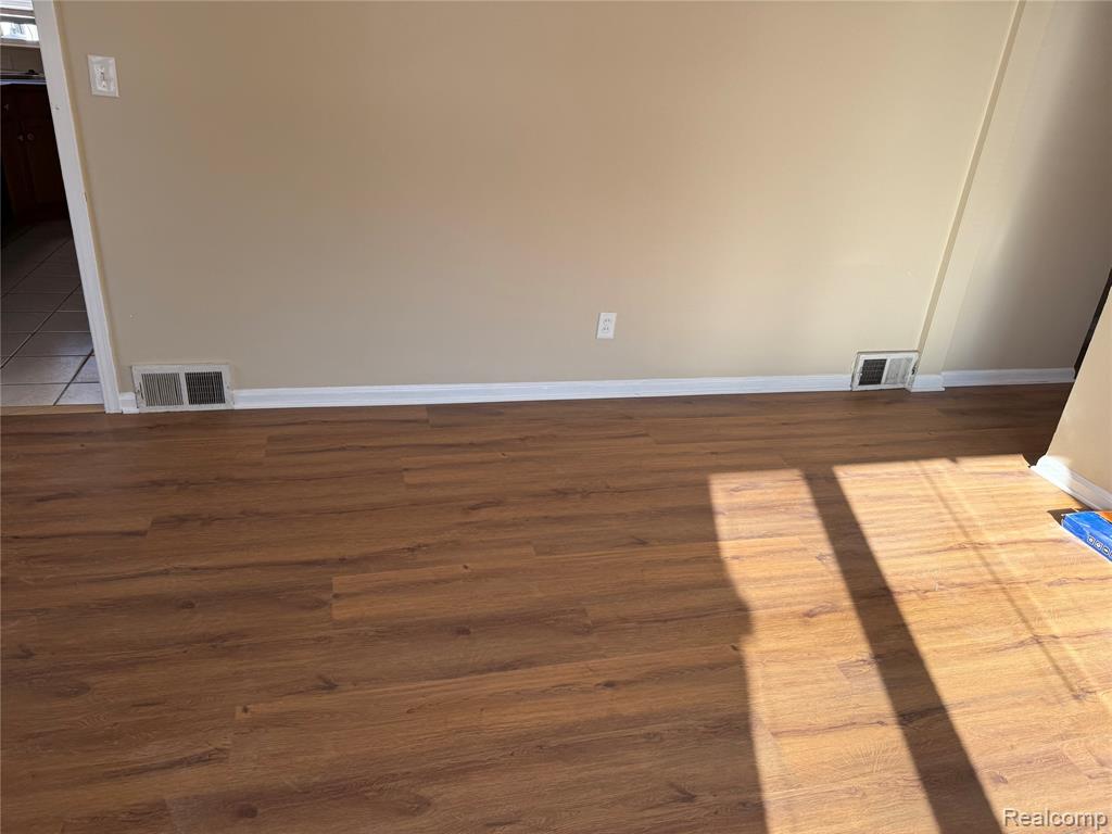 9557 W Inkster Road W, Livonia, MI 48150 — Photo 6